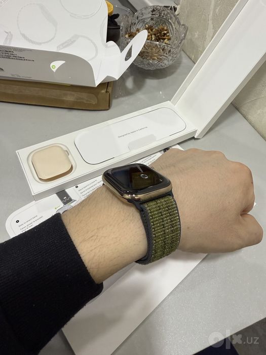 Продам Apple Watch Series 10 46mm Steel Gold Milanese Gold Titanium