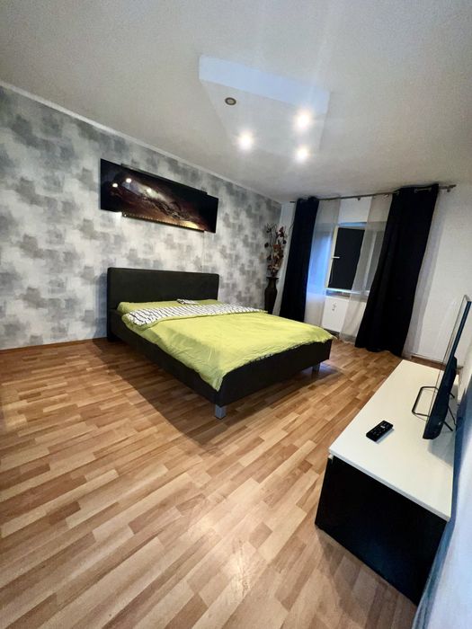 Inchiriez apartament Rovine