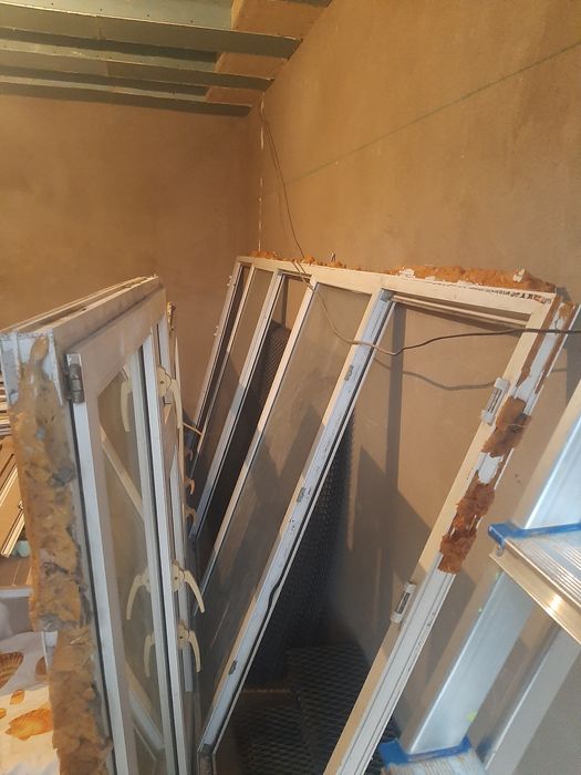 Продоётся акфа рамы и решотка для балкона