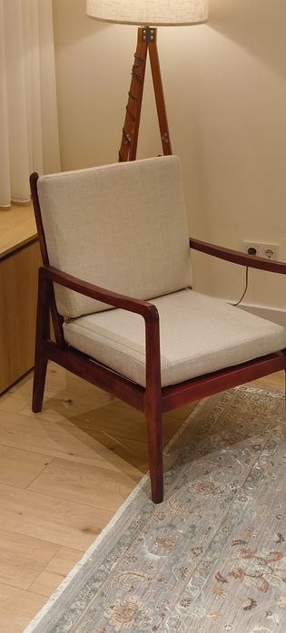 Продается советское кресло из масива, отреставрированая