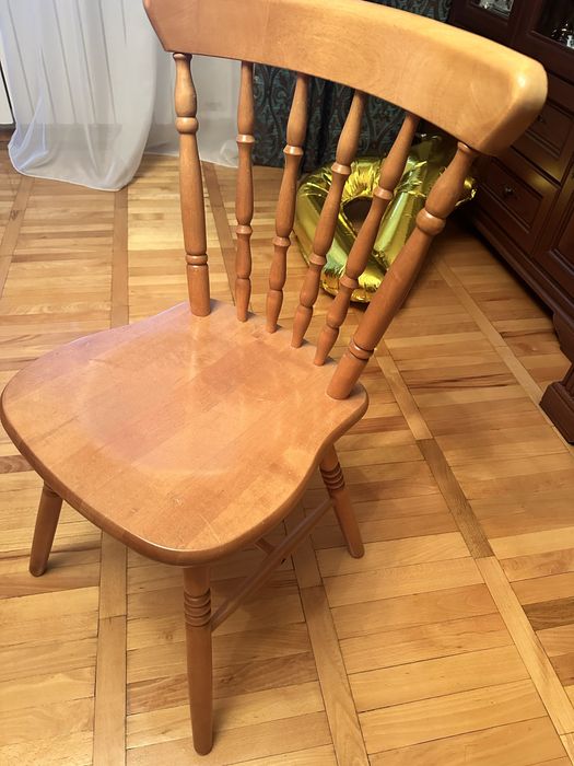 Стол и стул кухонные из дерева