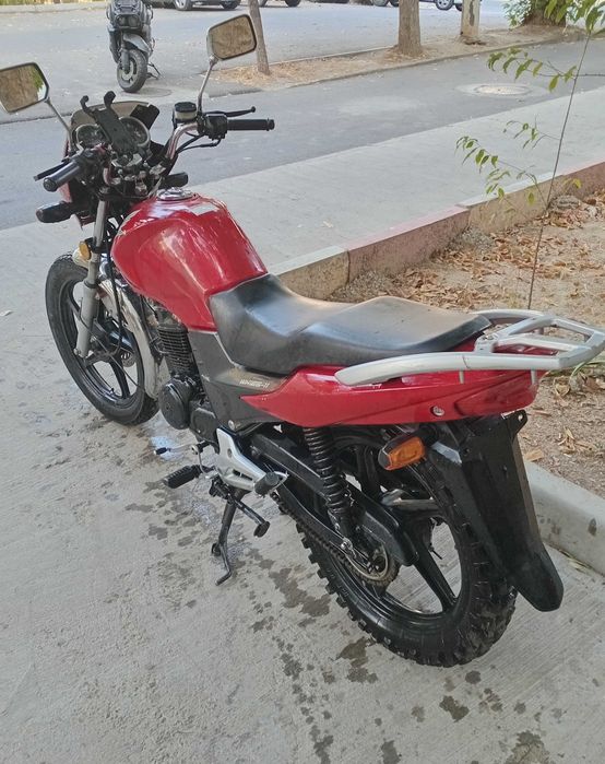 Honda 125cc sotiladi