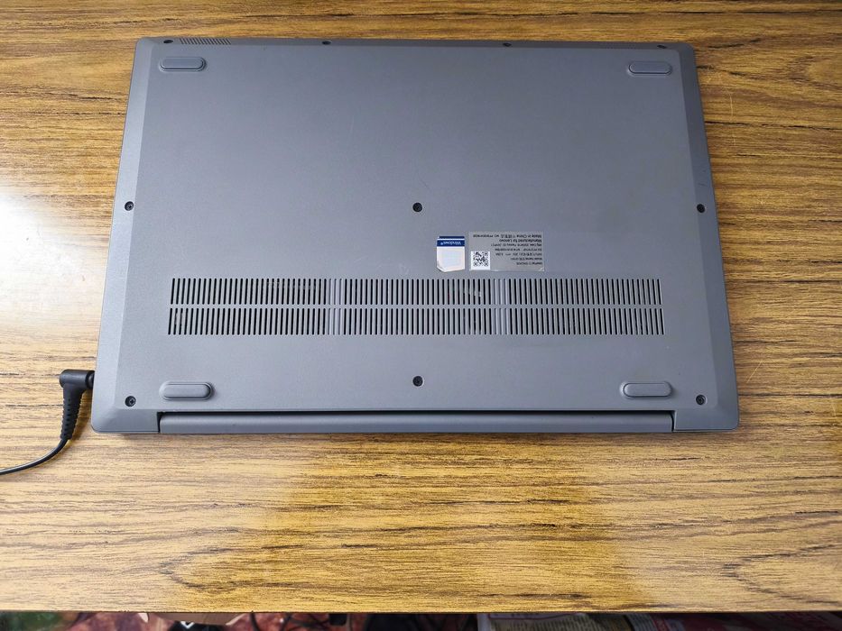 Lenovo IdeaPad 3 - AMD Ryzen 5 3500U RAM: 8 GB DDR4 SSD:512 GB Samsung