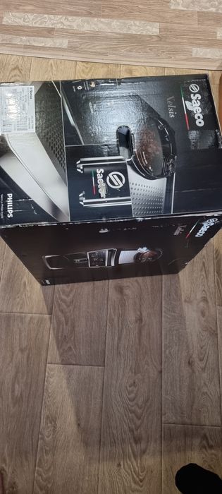 Кофемашина PHILIPS Saeco