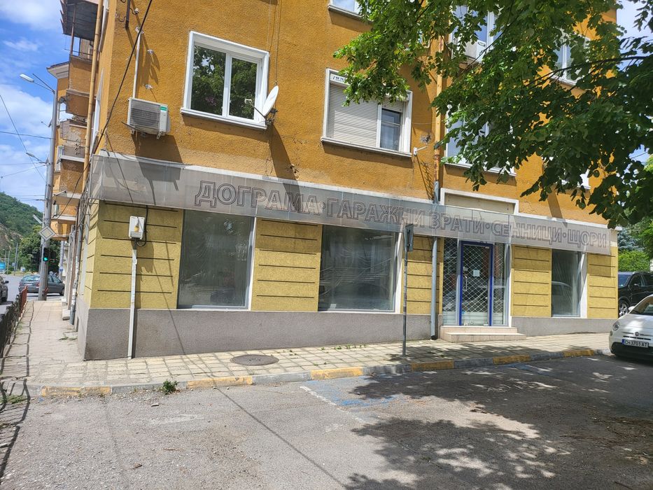 Продава се Магазин в Сливен, Център - 134 кв.м за 1218 €/кв.м - Снимка #3