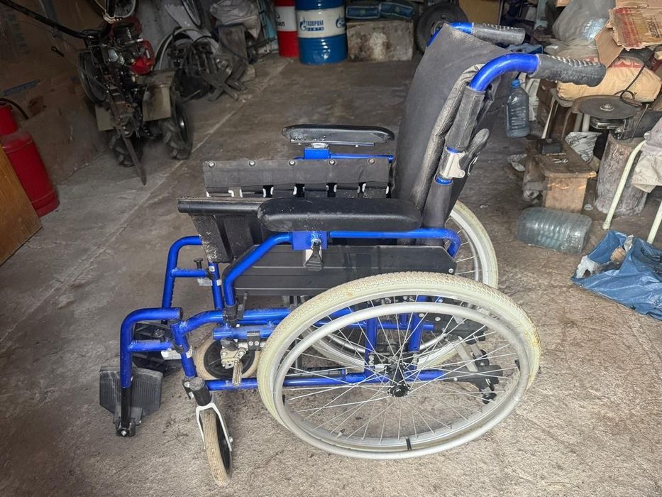 Инвалидная коляска б/у в отличном состоянии
