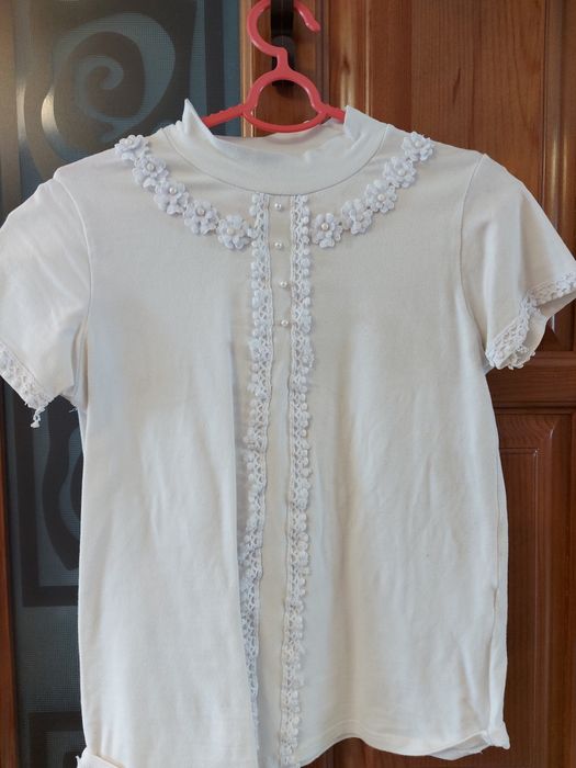 Школьные белые блузки. Рост 152-156