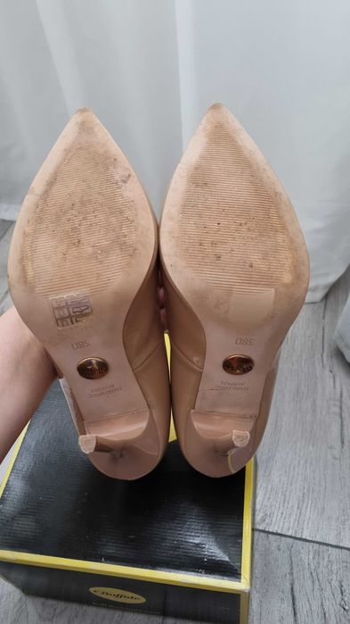 Pantpfi Stiletto piele, m 38, Buffalo, purtati o data