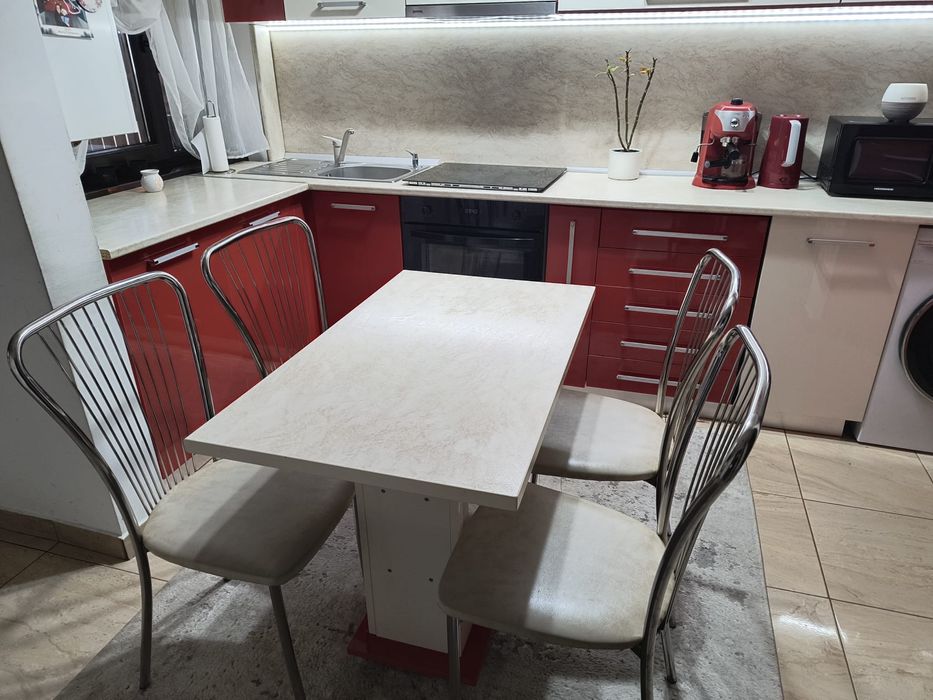 Vand mobila de bucatarie