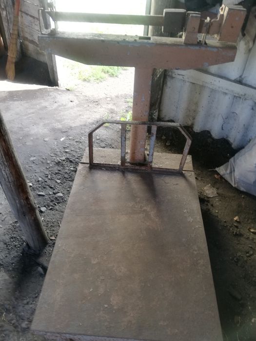 Продам весы недорога 25000