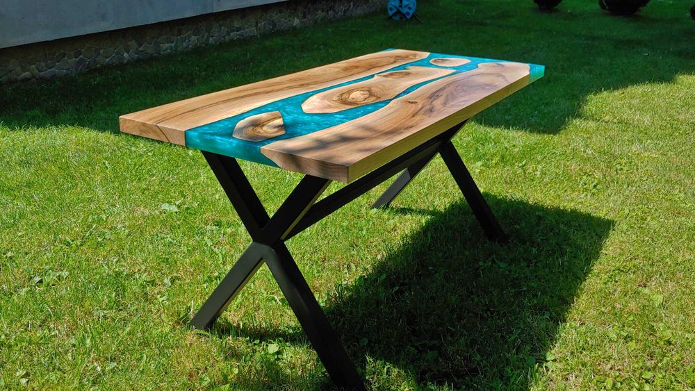 Маси от дърво и епоксидна смола