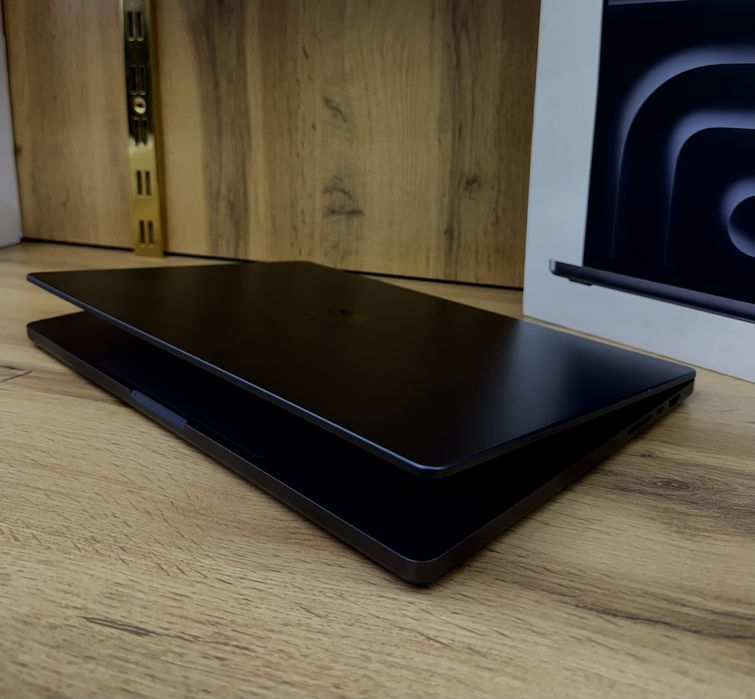 MacBook Pro M3 Pro 16” 18GB/1TB Space Black • Full Box