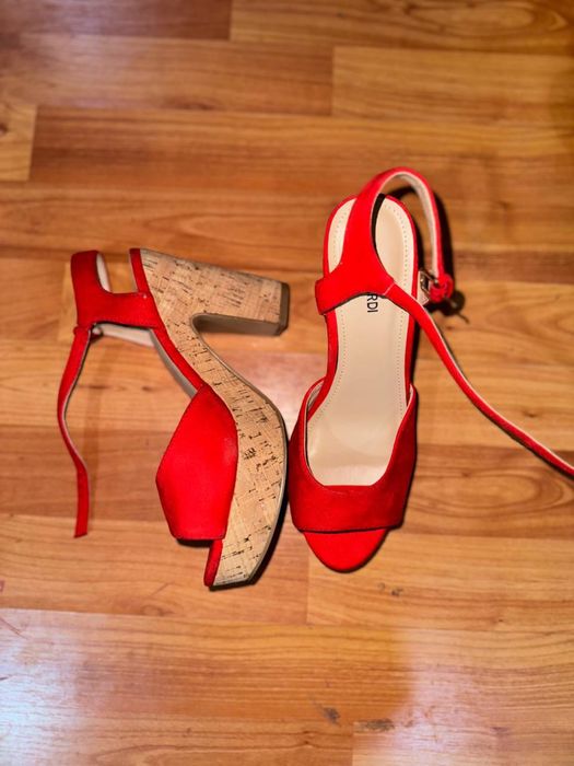 Обувь новая