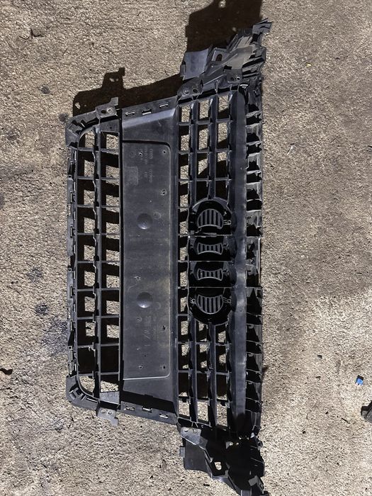 Vand grila audi a4 b8