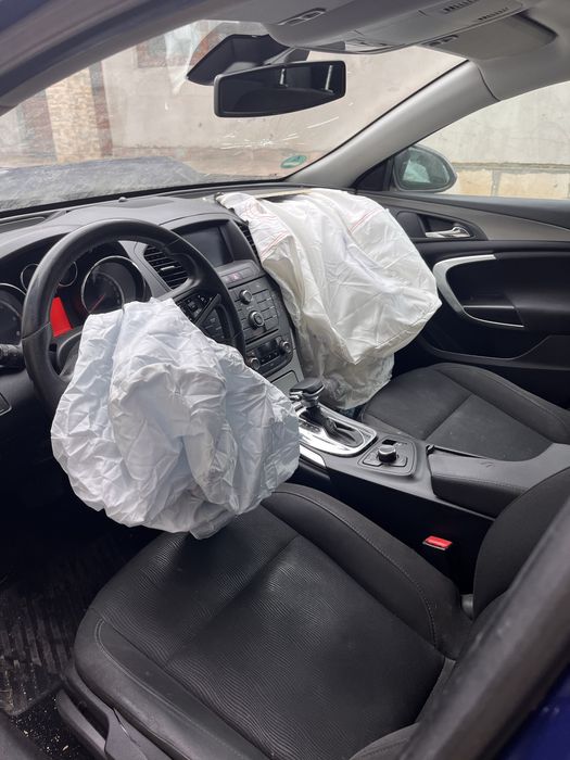 Se dezmembreaza sau vinde Opel Insignia 2010/2.0 Diesel automat