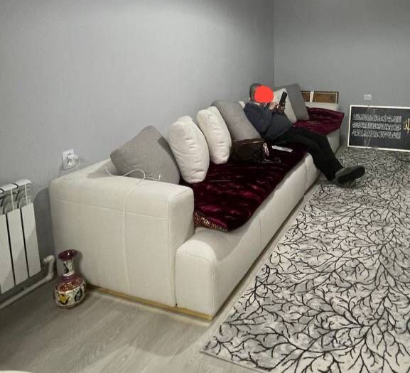 Диван Г-Образный, Уголок