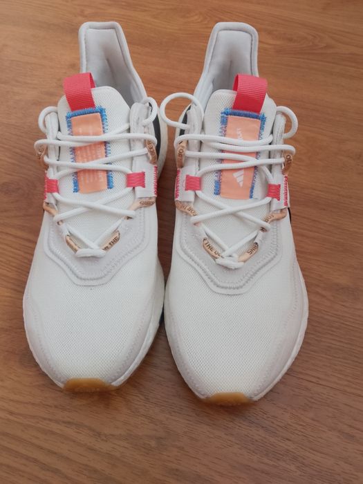 Adidas Ultraboost Parley 42 2/3  27cm interior  US 9