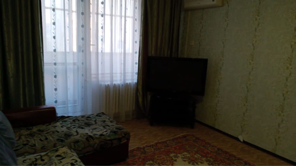 Продается 1 комнатная  5 мкр