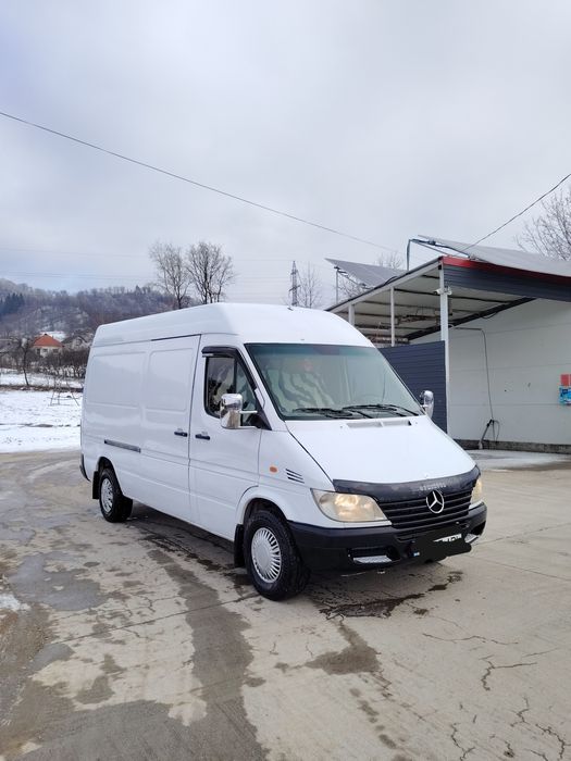 Vând Mercedes Benz sprinter
