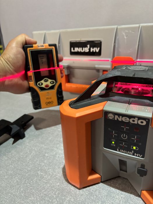 Nivela laser cu linii Nedo primus hilti bosch