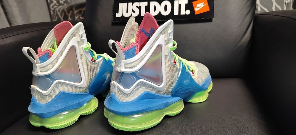 Nike Lebron XIX, номер 42