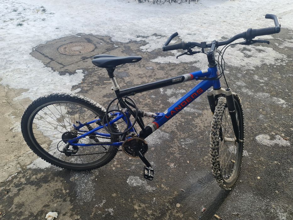 Bicicletă MTB de oraș