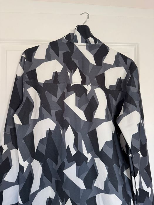 Geacă Columbia Titanium cu model de camuflaj geometric -M