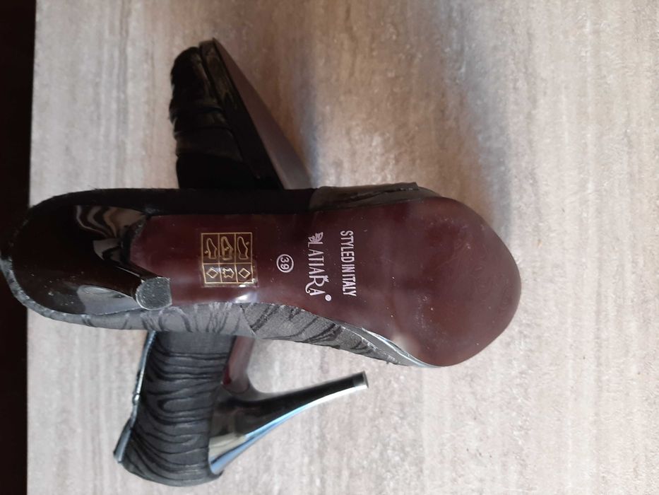 Дамски маратонки и  обувки-черни