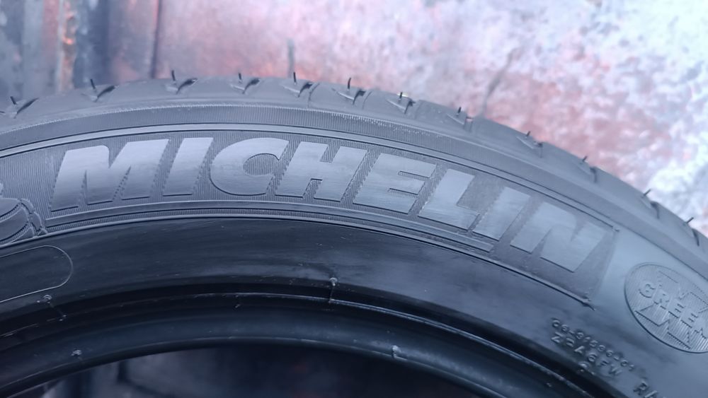 215/55/17 Michelin Дот 4723