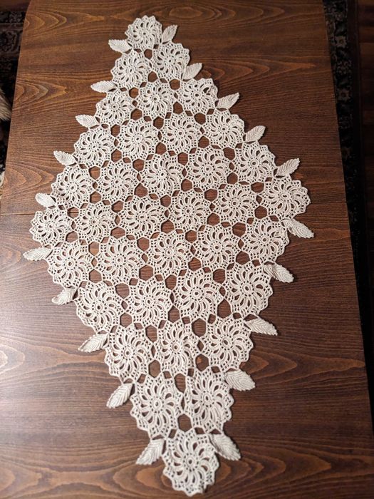 плетени тишлайфери за тоалетна масичка на една кука.