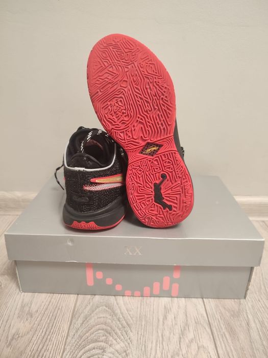 Маратонки Lebron XX Nike Basketball