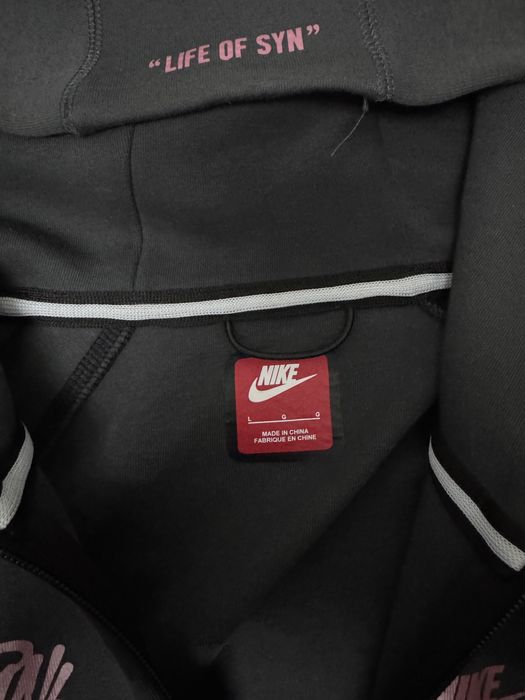 Найк теч флис syna world продам