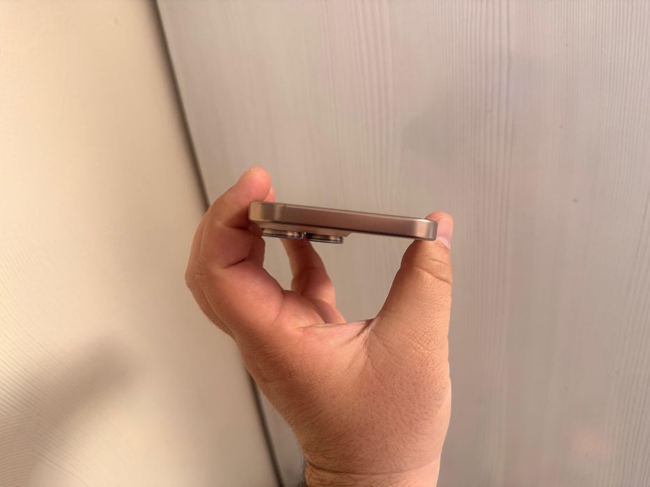 Продам Iphone 16 pro max