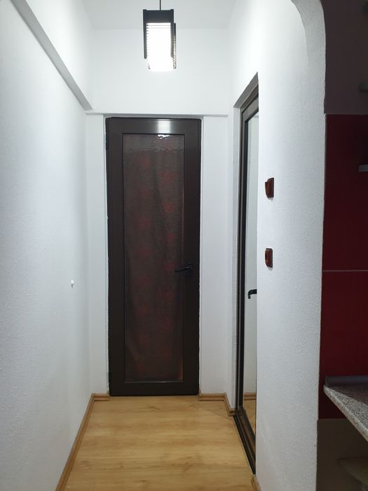 Închiriere apartament 2 camere semidecomandat Micro 17