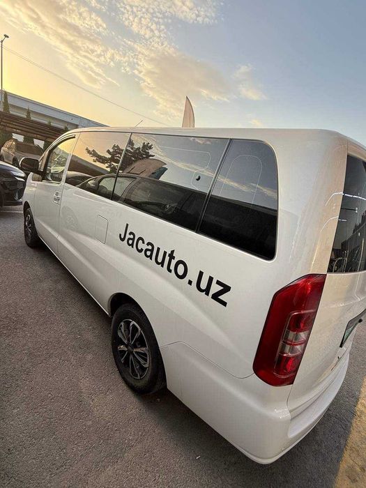 JAC M3 – 9 o‘rinli oilaviy va tijorat miniven