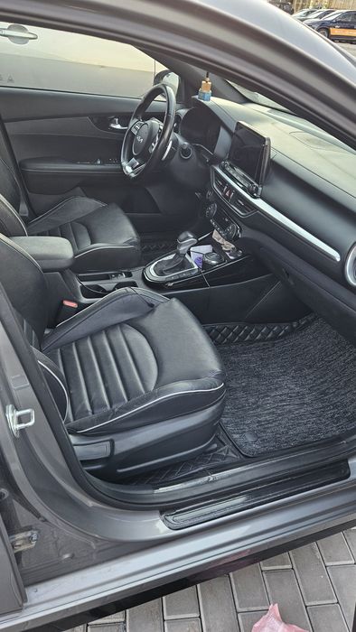 Продам KIA Cerato 2023 года