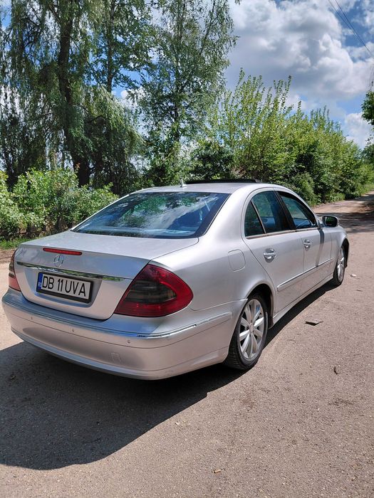 Mercedes E 220 170 cp AVANTGARDE