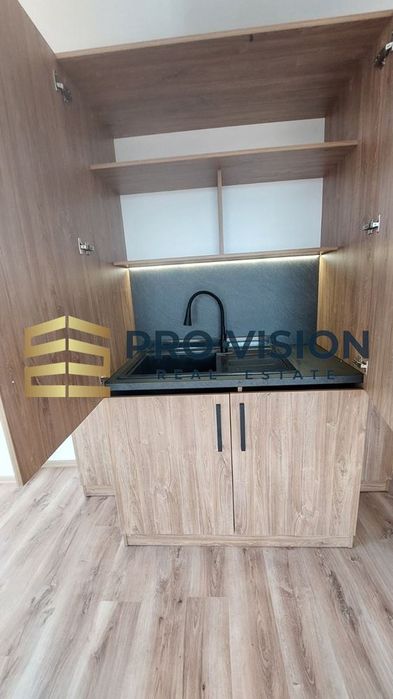 Дава се под наем Офис в Варна, Гранд Мол Варна - 57 кв.м за 342 € - Снимка #2