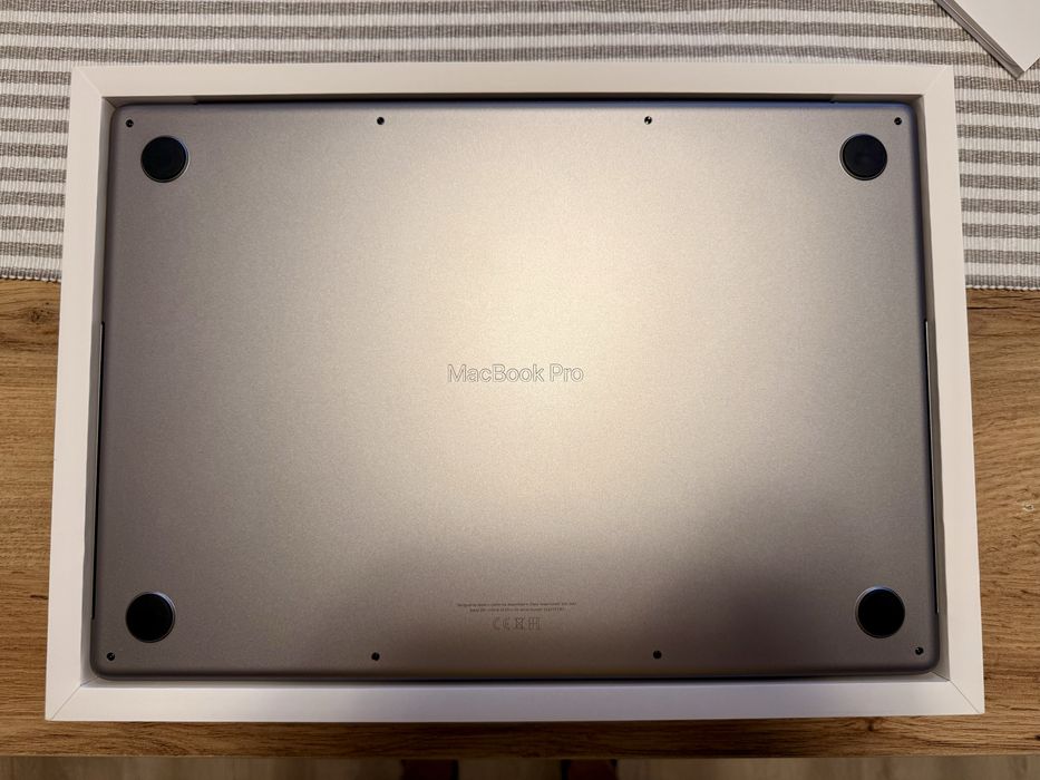 Apple MacBook Pro M1 - 2021 - 32BG RAM - 1TB SSD
