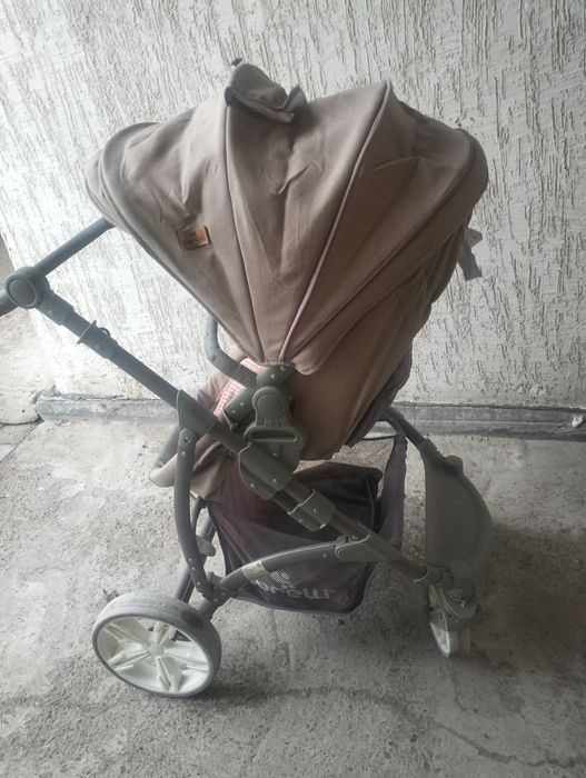 Продается  коляска в хорошем состоянии