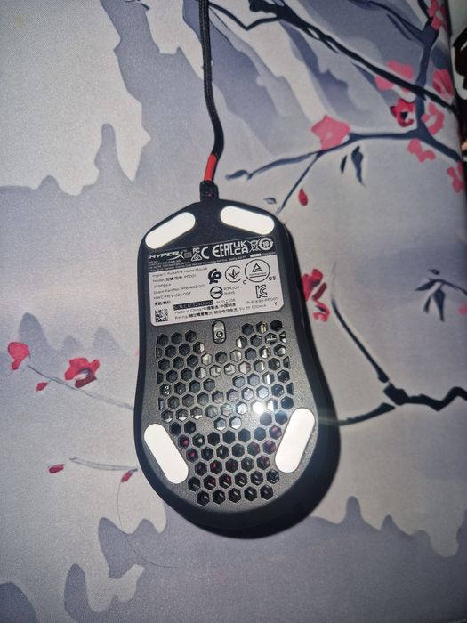 Продам мышку легкую HyperX
