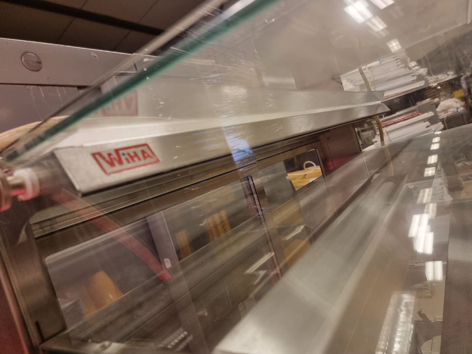 Linie autoservire impinge tava cald-rece