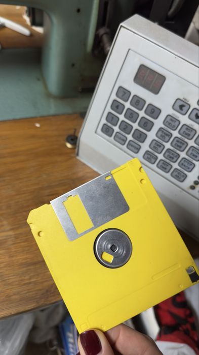 Професионална бродировъчна машина Veritas