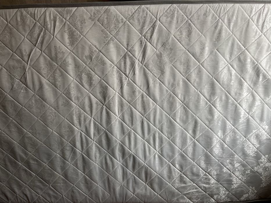 Продам  матрас новый