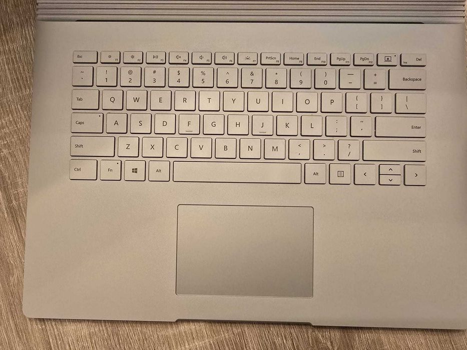 Microsoft Surface Book 2 – 15”, i7, 16GB, 512GB, GTX 1060 – Impecabil