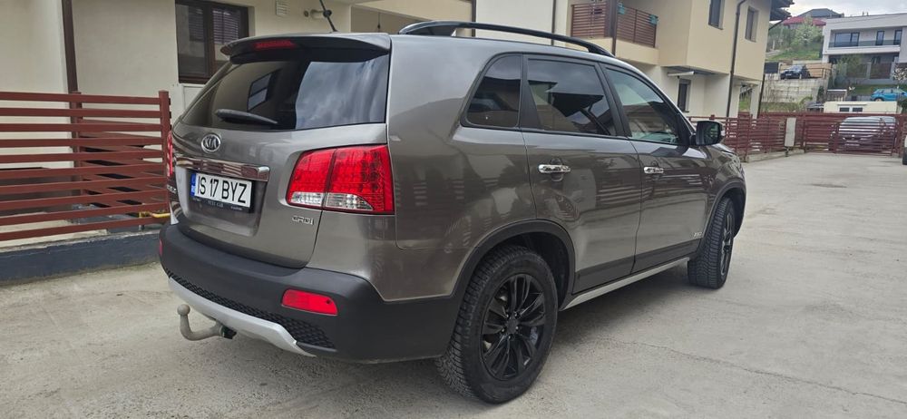 Vând auto Kia Sorento