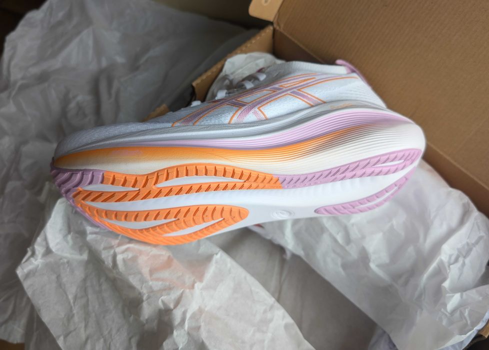 Женские кроссовки Asics GEL-NIMBUS 27 оригинал, new EUR 40