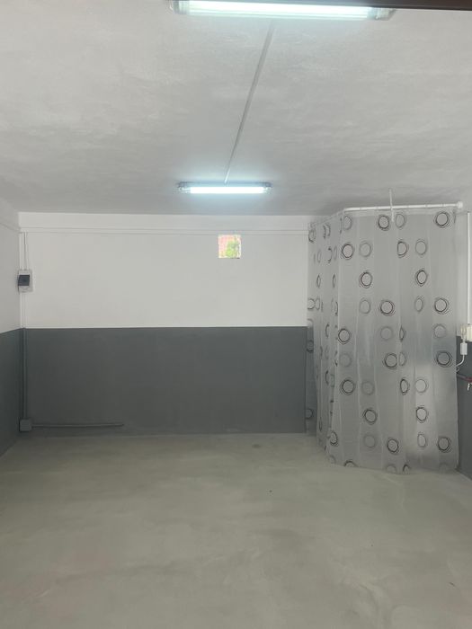 Garaj Spațios 29 mp cu CF – Utilități Proprii (Apă, Canal, Curent)