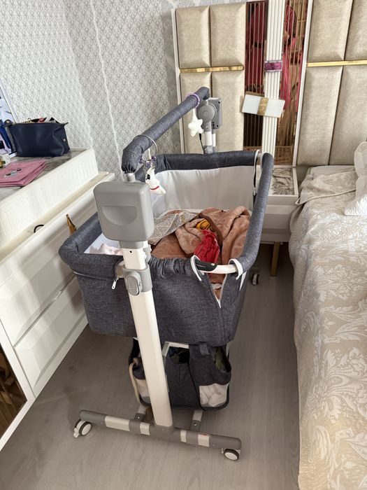 Манеж для ребенка с качалкой