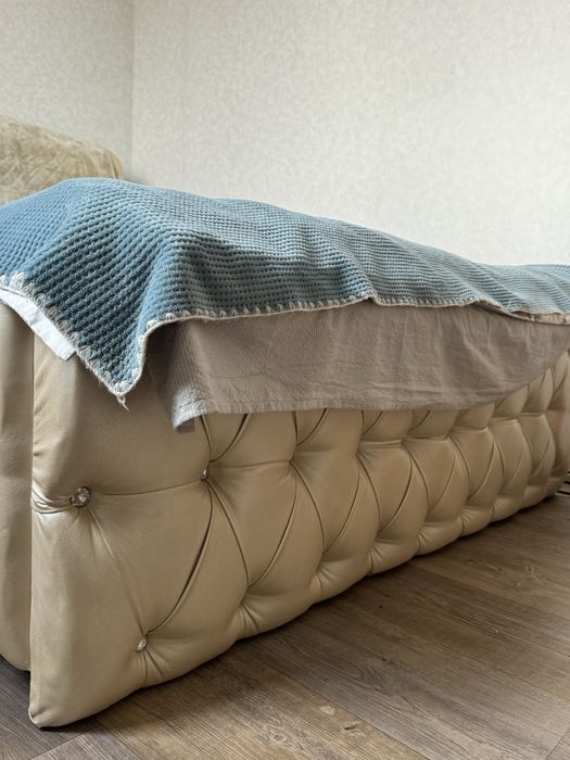 Диван сатылады честр кожа